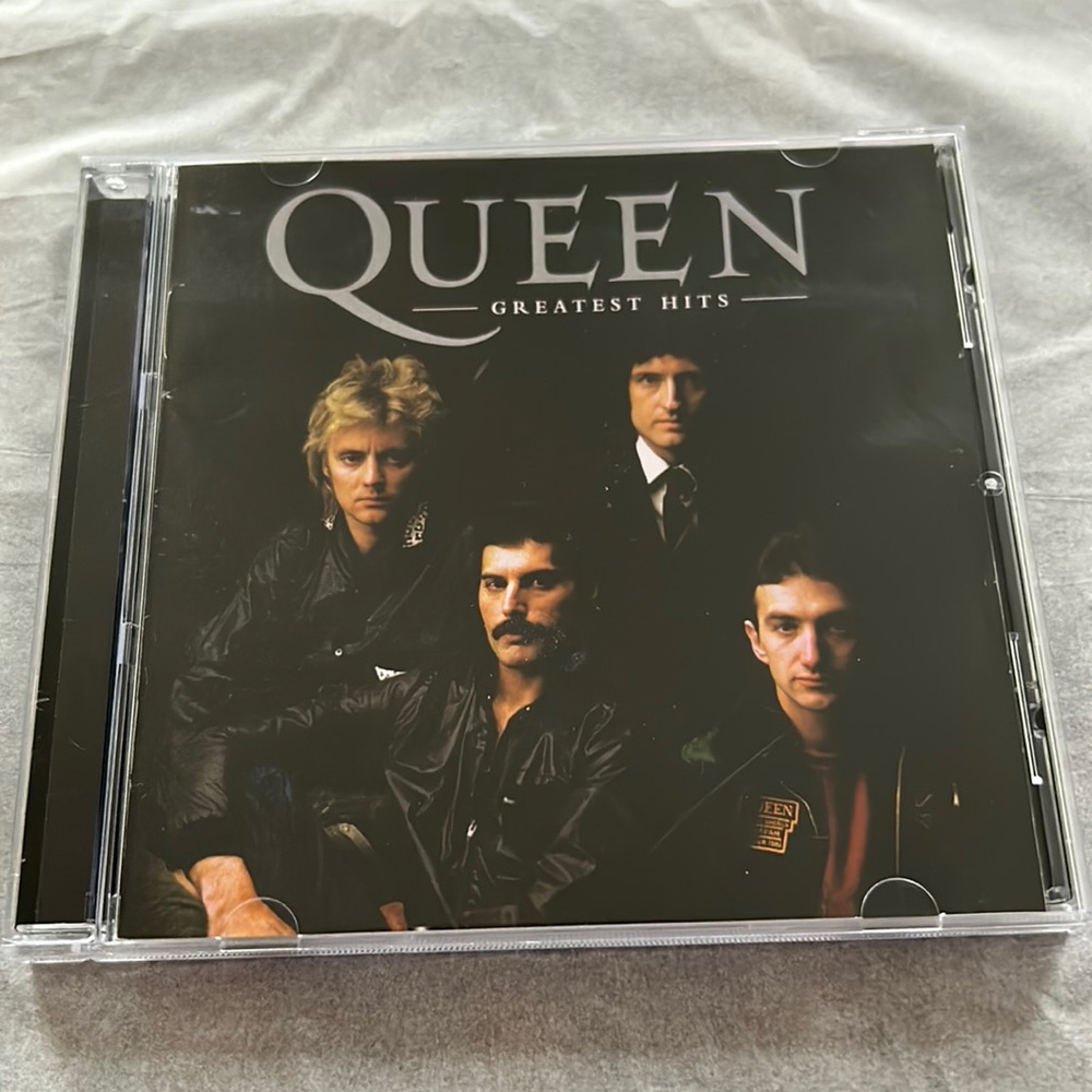 Queen’s Greatest Hits CD with 20 songs